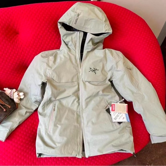 Arc’teryx Ski Jacket - Picture 1 of 7